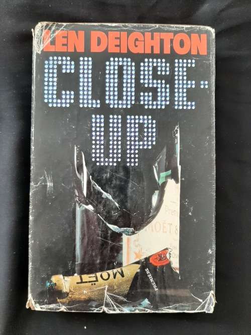 Close-Up By Len Deighton