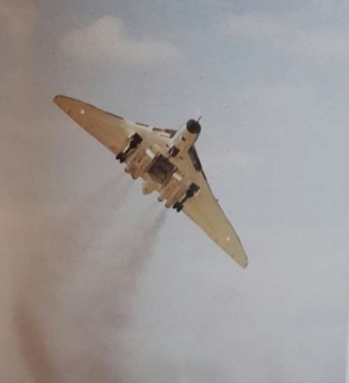 RAF - A History Of The Royal Air Force Through Its Aircraft - Bernard Fitzsimons