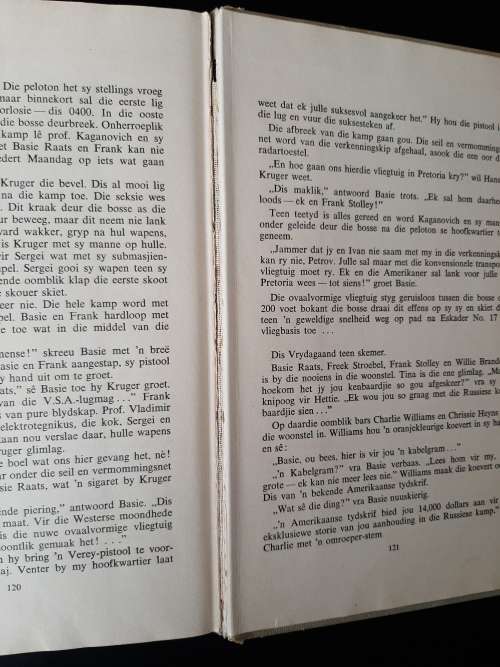 Die Geheimsinnige Vlieënde Piering by M. Steyn van Rooyen