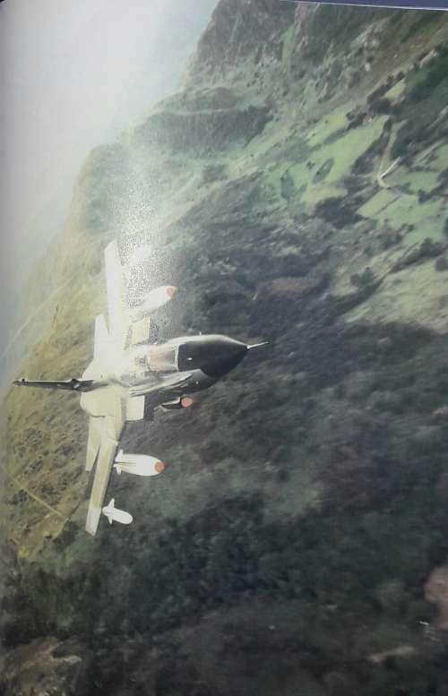 The History Of The Royal Air Force - Consultant John D R Rawlings
