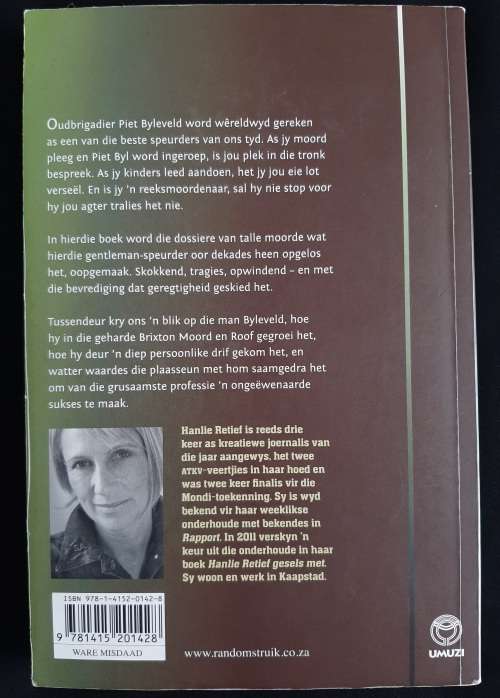 Byleveld : Dossier van `n baasspeurder by Hanlie Retief