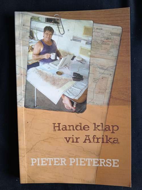 Hande klap vir Afrika by Pieter Pieterse