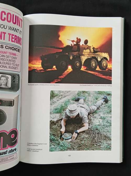 Suid-Afrikaanse Weermag Oorsig South African Defence Force Review 1990 Edited by Maj. A de la Rey