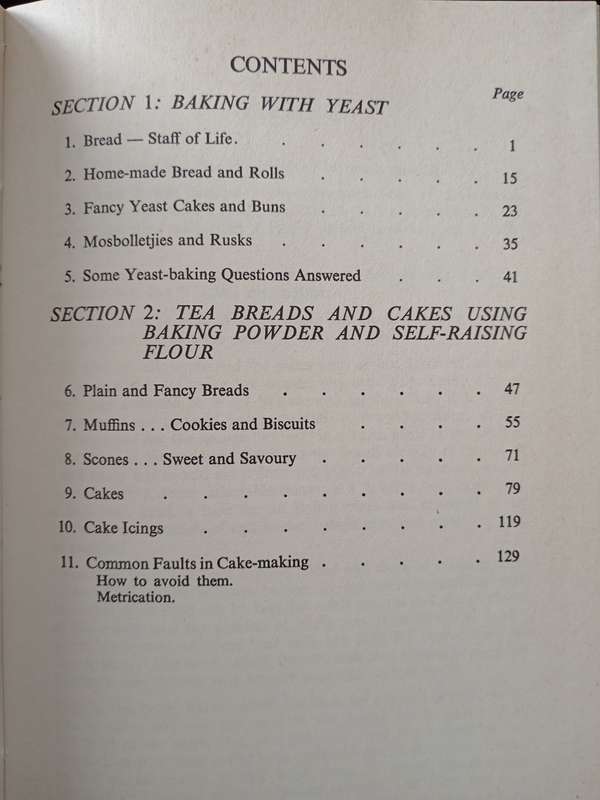 Bread Buns Cakes & Cookies by Lesley Faull
