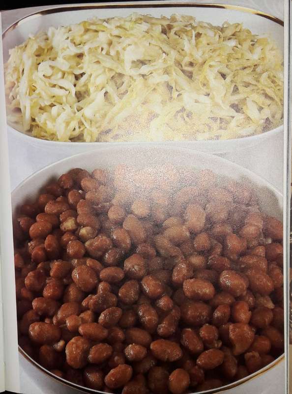 Woman`s Value - Book Of Traditional South African Cooking - Dine van Zyl