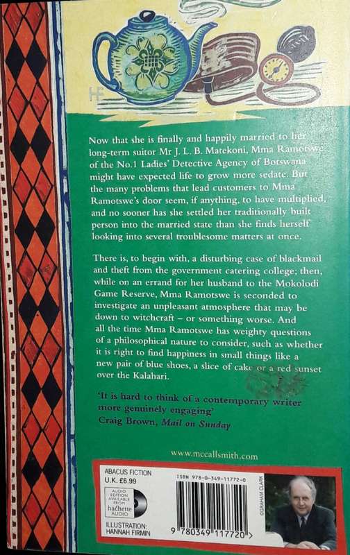 Blue Shoes And Happiness - Alexander McCall Smith