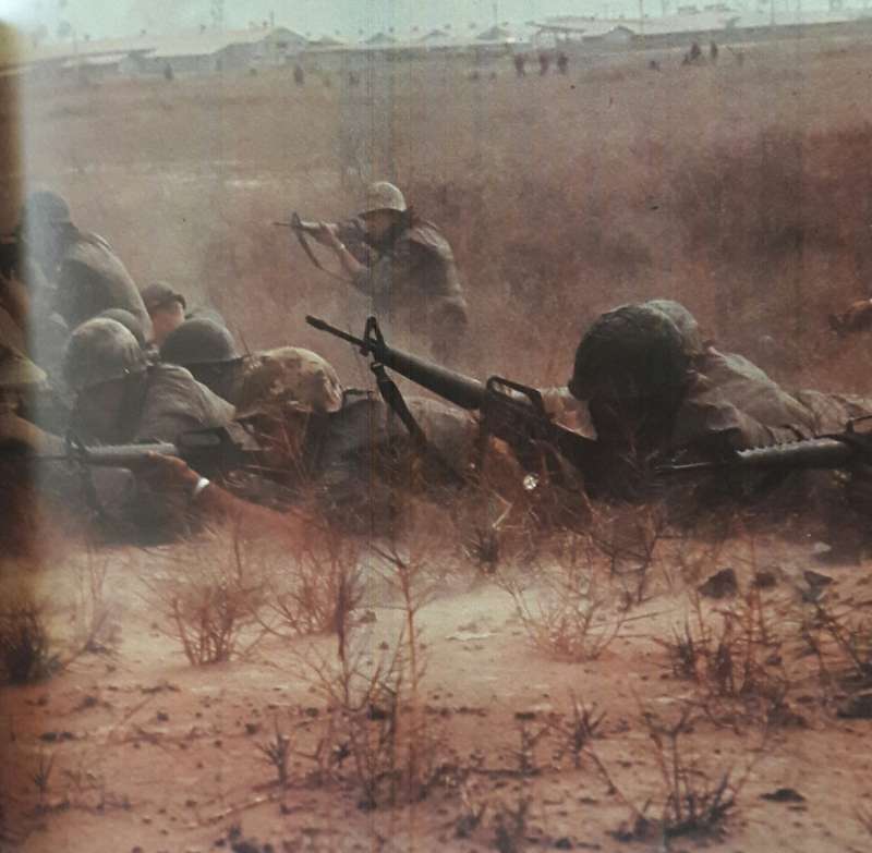 The History Of The Vietnam War - Douglas Welsh