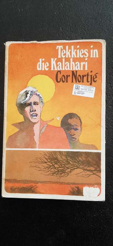 Tekkies in die Kalahari by Cor Nortjé