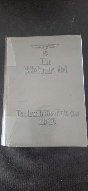 Die Wehrmacht by Das Buch des Krieges 1942