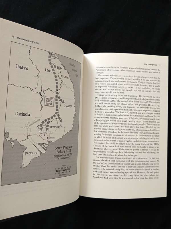 The Tunnels og Cu Chi by Tom Mangold & John Penycate
