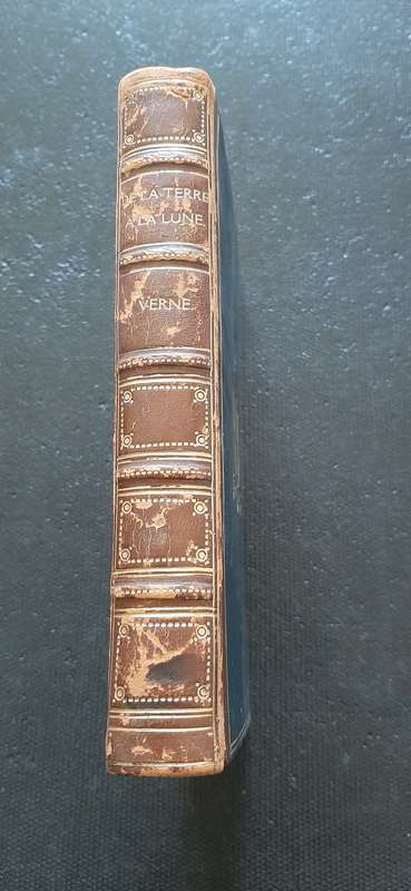 De La Terre A La Lune by Jules Verne (French)