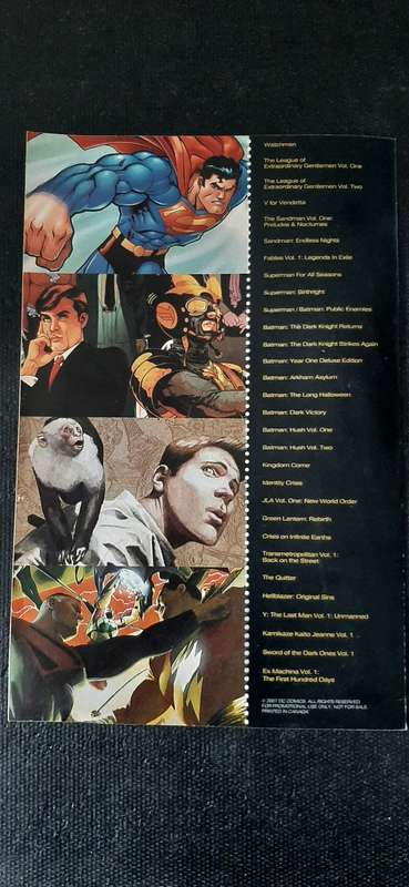 DC Commics 30 Essential Graphic Novels