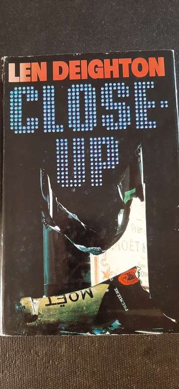 Close-up by Len Deighton