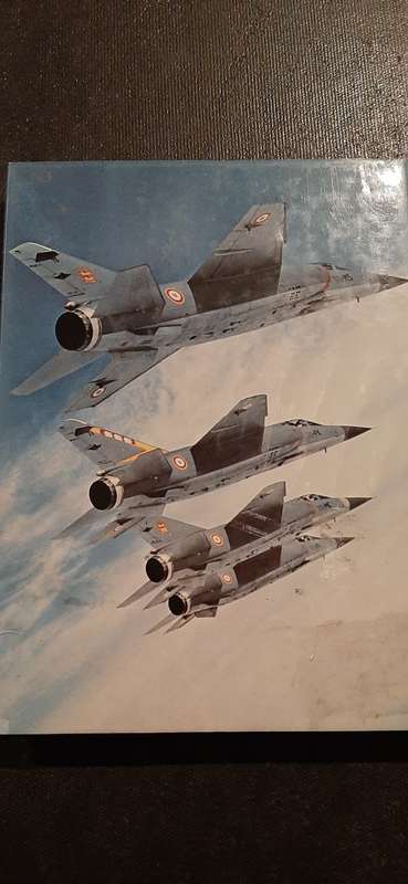 Classic Aircraft Fighters by Bill Gunston