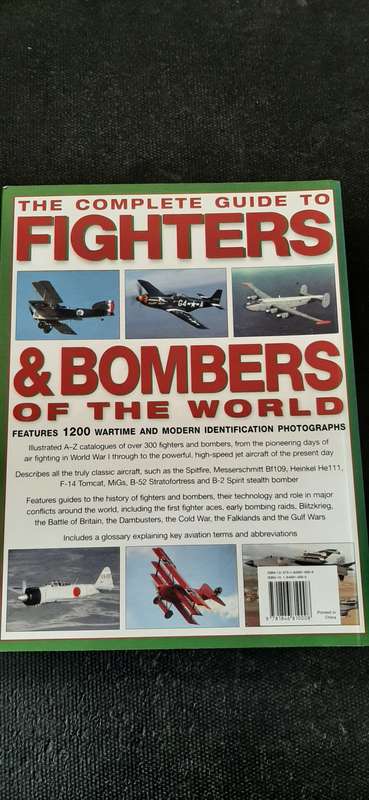 The complete guide to Fighters & Bombers of the World by Francis Crosby