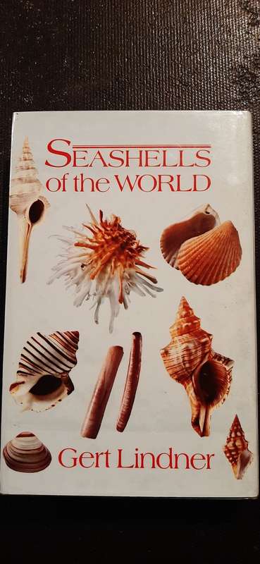 Seashells of the World by Gert Lindner