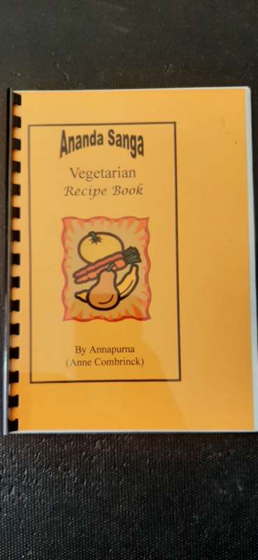 Vegetarian Recipe Book by Annapurna (Anne Combrinck)
