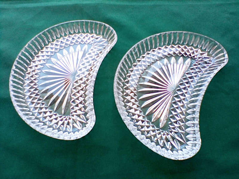 Crystal glass halfmoon plate pair