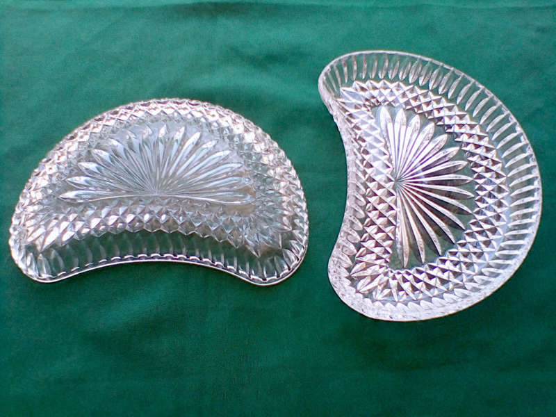 Crystal glass halfmoon plate pair