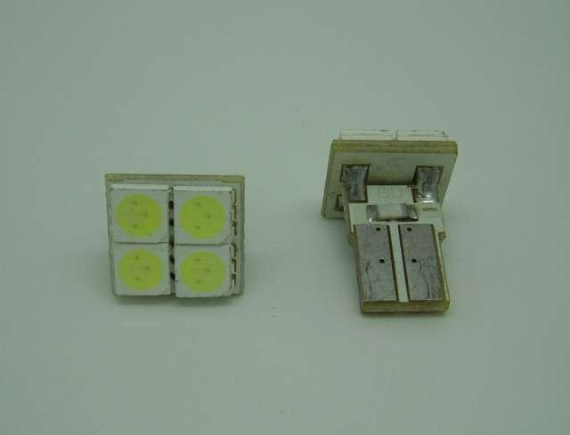 T10 Wedge 4 SMD 5050 3 chips Directional LED Bulb