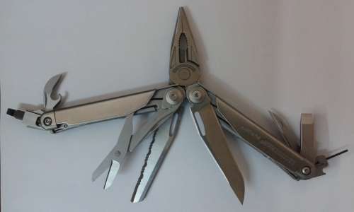 Leatherman SURGE multi tool