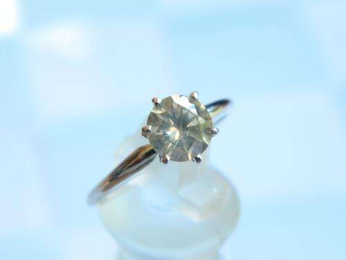 1.06CT Solitare ring.Full GIA grading report