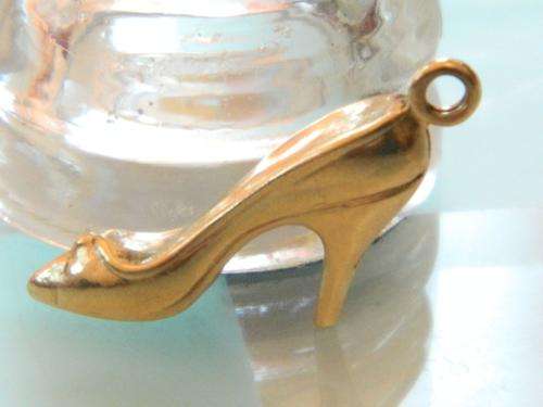 9K yellow shoes  charm