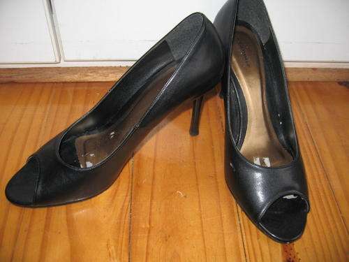 SEXY 'PEEP TOE' STILETTO HEELS - SIZE 6