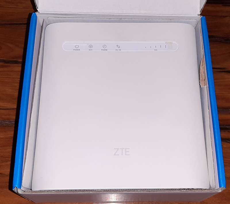 ZTE MF286C LTE WIFI ROUTER (TAKES A SIMCARD) LIKE NEW