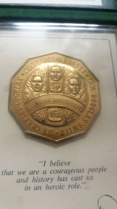 RHODESIAN 10th ANNIVERSARY INDEPENDENCE 1975 - Solid Bronze Medallion