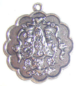 Medallion Virgencita Plis, sold individually