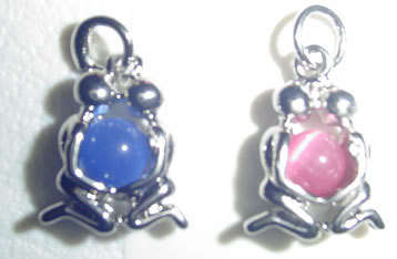 17 x 18 x 6 mm Double-Sided Sweetheart Pendant with Revolving Glass Cat's Eye in Silvertone Metal