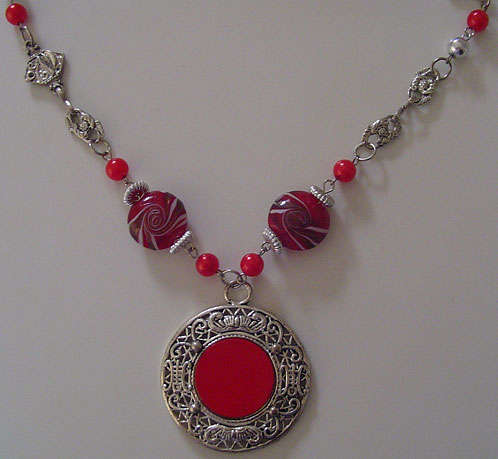 FLEAMARKET RESELLERS: DRC Imported Handcrafted Necklace in Mixed Medium