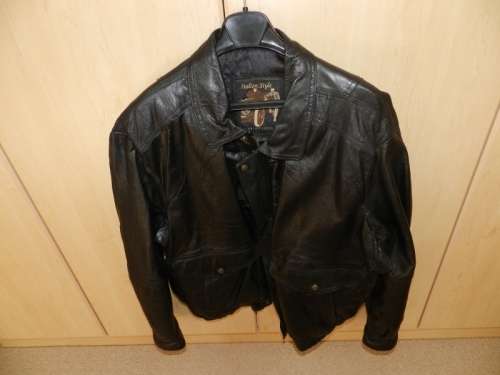 Mens genuine leather bomber type jacket