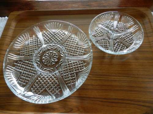 Vintage Set of 2x Glass snack servers. Fine Italian glassware with decorative cut/ depressed glass