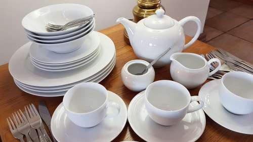 Dinnerware set: Noritake Arctic White Sri Lank 4000.  Crockery  24 piece