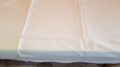 Rectangular White Damask Table Cloth, hemme