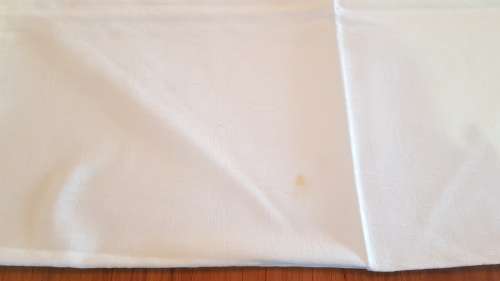 Rectangular White Damask Table Cloth, hemme