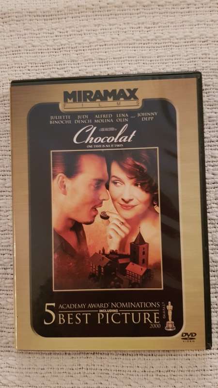 DVD Movie  Chocolat Juliette Binoche and Johnny Depp  Romance  PG.