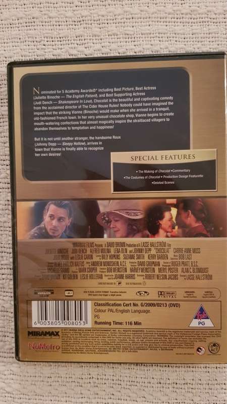 DVD Movie  Chocolat Juliette Binoche and Johnny Depp  Romance  PG.