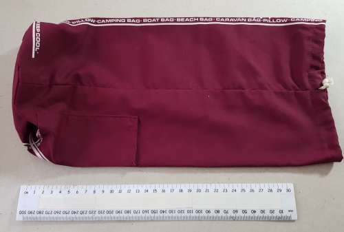 Cloth wine bottle carrier. The Winebag
