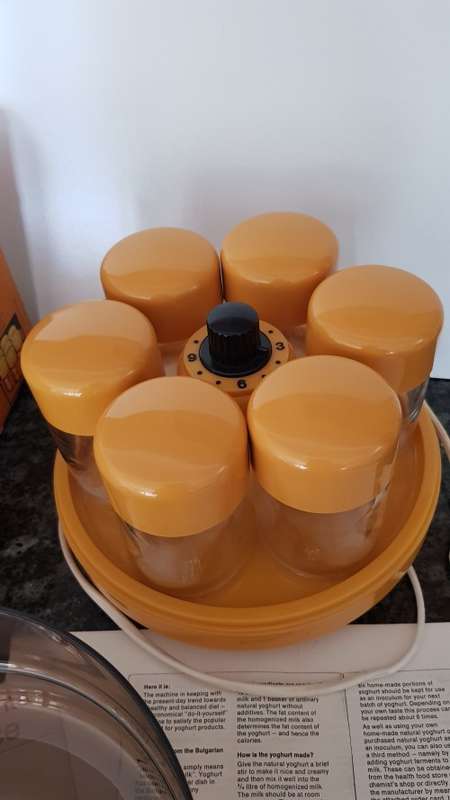 Rowenta Joghurt Bereiter.  Electrical Yoghurt maker.