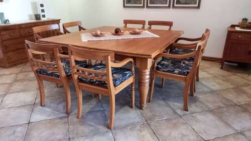 Dining Table of Solid Oak with 8x matching Solid Oak dining chairs