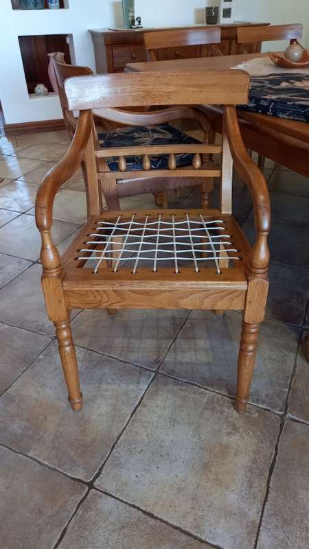 Dining Table of Solid Oak with 8x matching Solid Oak dining chairs