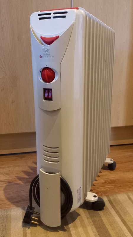 BOARDMANS electric 12 fin oil radiator Heater 2500Watt.