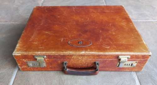 Leather briefcase, Brand: Assima.