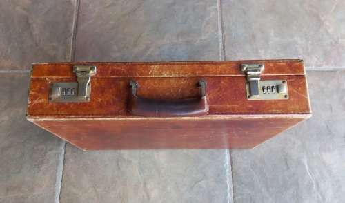 Leather briefcase, Brand: Assima.