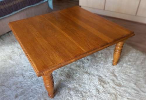Solid Oak Coffee table set.  Large Coffee table with 2x smaller side tables.