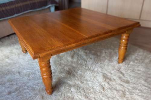 Solid Oak Coffee table set.  Large Coffee table with 2x smaller side tables.