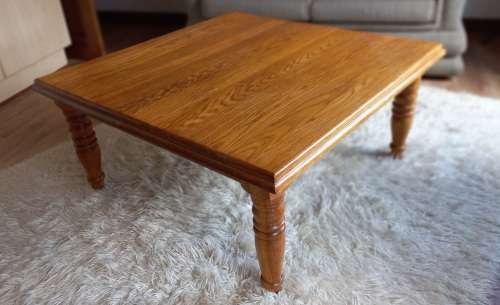 Solid Oak Coffee table set.  Large Coffee table with 2x smaller side tables.